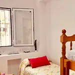 Casita Con Jardin Y Piscina Comunitaria En Denia, Muy Cerca De La Playa De Las Rotas