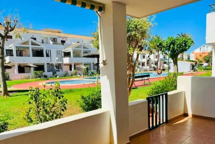 Casita Con Jardin Y Piscina Comunitaria En Denia, Muy Cerca De La Playa De Las Rotas