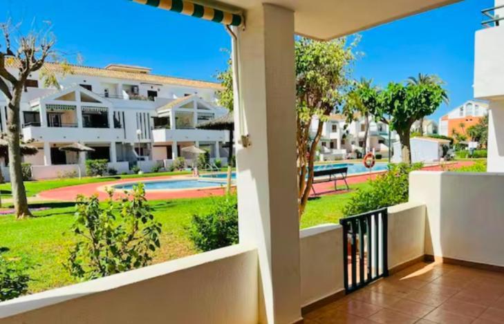 Casita Con Jardin Y Piscina Comunitaria En Denia, Muy Cerca De La Playa De Rotas *